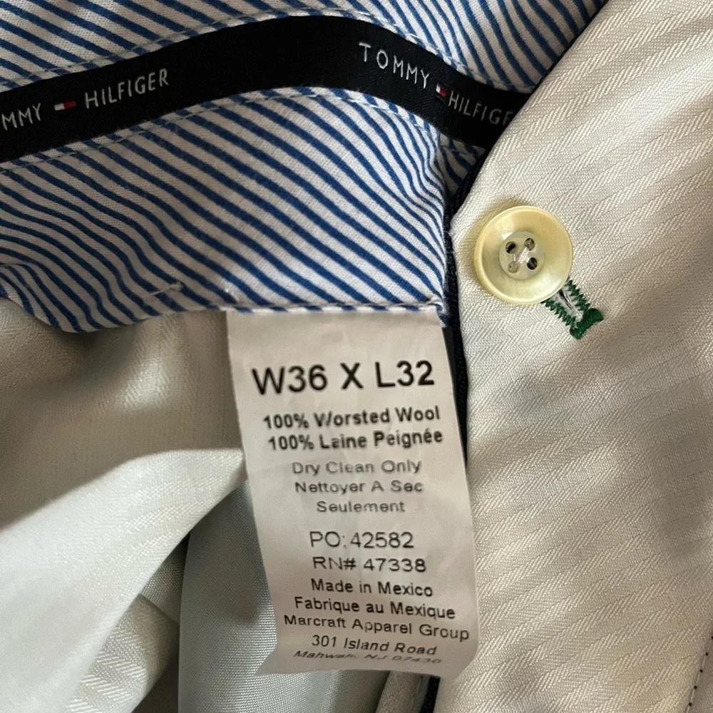 Men’s Tommy Hilfiger Navy Suite - Jacket is 42L and Pants 36w 32L - Picture 4 of 6